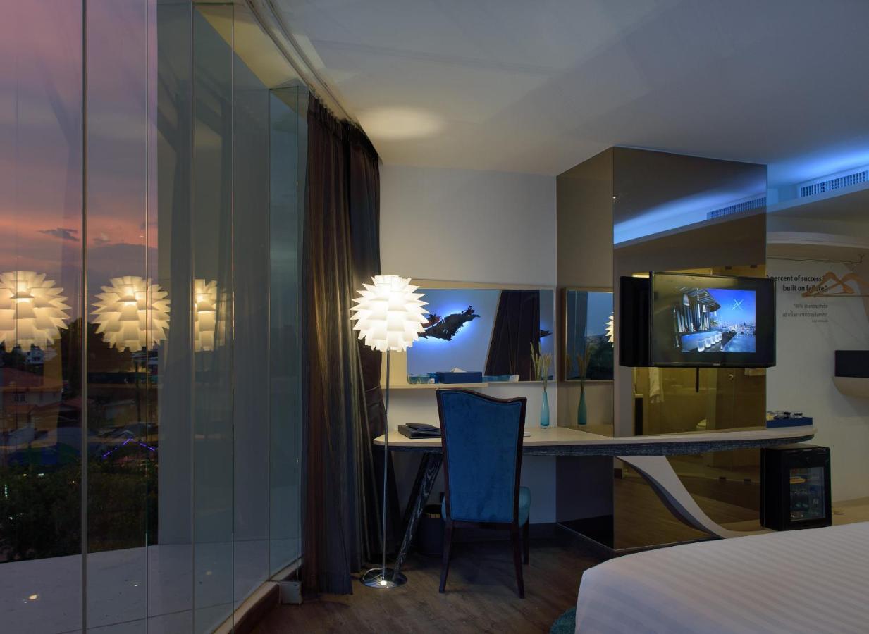 The Xtreme Suites Bangkok Buitenkant foto