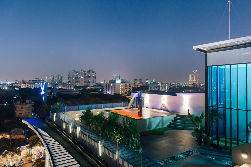 The Xtreme Suites Bangkok Buitenkant foto