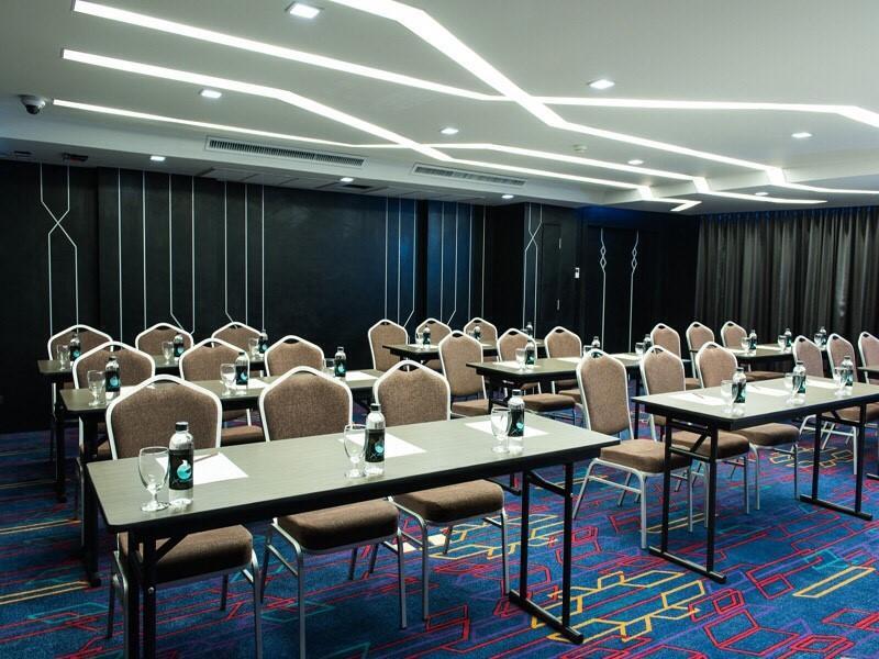 The Xtreme Suites Bangkok Buitenkant foto